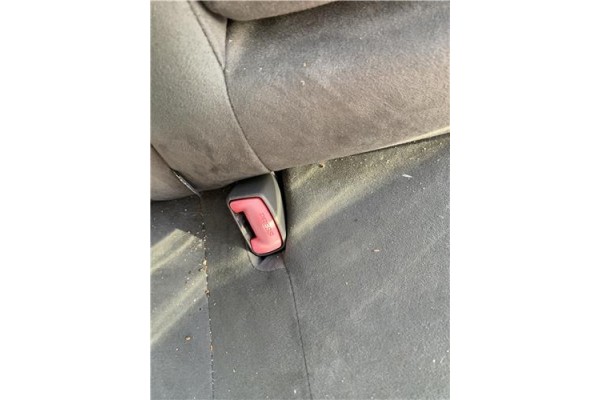 Recambio de anclaje cinturon trasero derecho para toyota prius (zvw30) 1.8 hybrid referencia OEM IAM 7338047030B1  