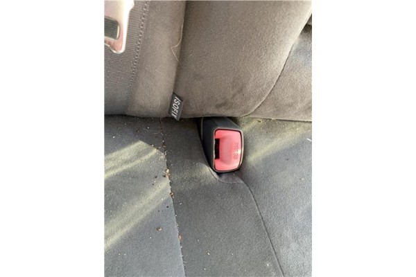 Recambio de anclaje cinturon trasero derecho para toyota prius (zvw30) 1.8 hybrid referencia OEM IAM 7338047030B1  