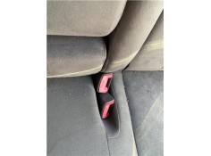 Recambio de anclaje cinturon trasero izquierdo para toyota prius (zvw30) 1.8 hybrid referencia OEM IAM 7348047060B1  