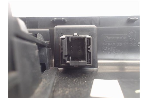Recambio de conjunto interruptores para peugeot 207 1.6 hdi referencia OEM IAM 9656713577  