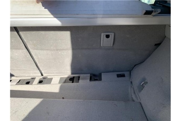 Recambio de asientos traseros para toyota prius (zvw30) 1.8 hybrid referencia OEM IAM 7150347050  