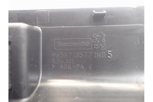 Recambio de conjunto interruptores para peugeot 207 1.6 hdi referencia OEM IAM 9656713577  