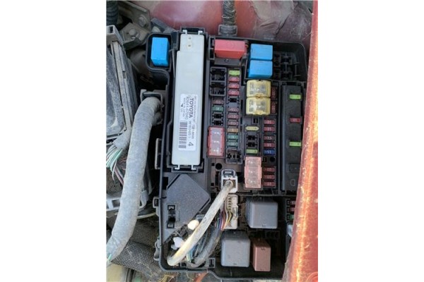 Recambio de caja fusibles/rele para toyota prius (zvw30) 1.8 hybrid referencia OEM IAM 8264147040 961604231 