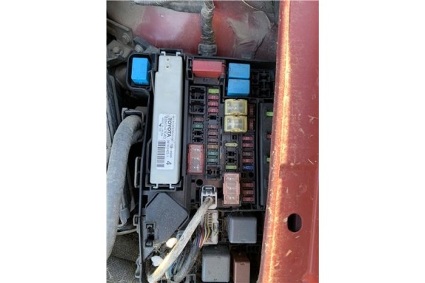 Recambio de caja fusibles/rele para toyota prius (zvw30) 1.8 hybrid referencia OEM IAM 8264147040 961604231 