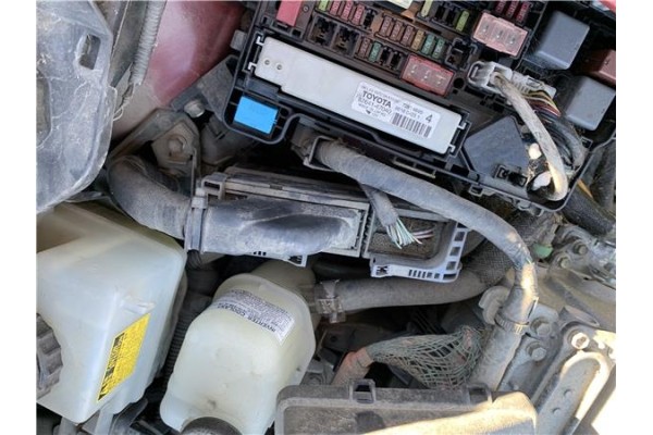 Recambio de centralita para toyota prius (zvw30) 1.8 hybrid referencia OEM IAM 8966147280 2753007394 