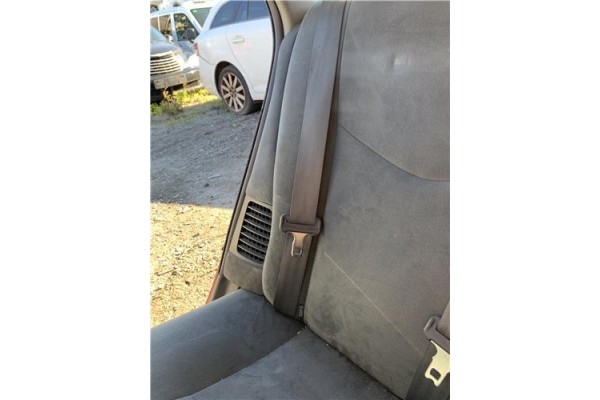 Recambio de cinturon seguridad trasero derecho para toyota prius (zvw30) 1.8 hybrid referencia OEM IAM 7336047060B0  