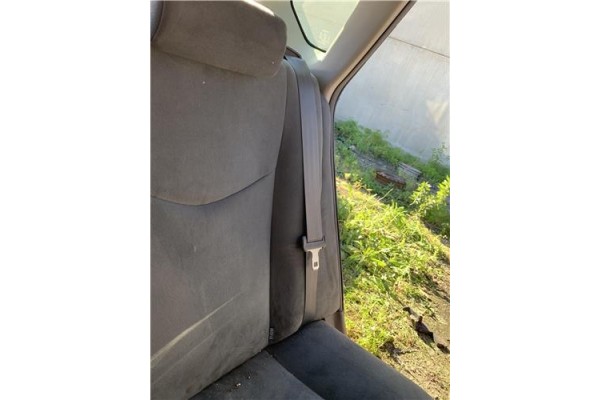 Recambio de cinturon seguridad trasero izquierdo para toyota prius (zvw30) 1.8 hybrid referencia OEM IAM 7336047060B0  