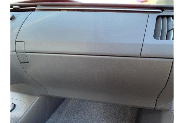 Recambio de guantera salpicadero para toyota prius (zvw30) 1.8 hybrid referencia OEM IAM 5555047080B0  