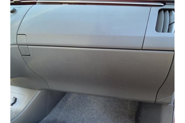 Recambio de guantera salpicadero para toyota prius (zvw30) 1.8 hybrid referencia OEM IAM 5555047080B0  