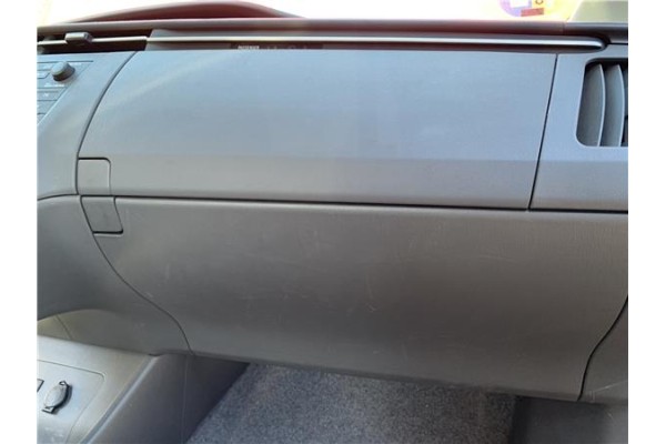 Recambio de guantera salpicadero para toyota prius (zvw30) 1.8 hybrid referencia OEM IAM 5555047080B0  