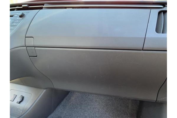 Recambio de guantera salpicadero para toyota prius (zvw30) 1.8 hybrid referencia OEM IAM 5555047080B0  