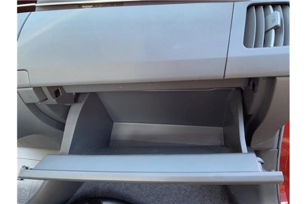 Recambio de guantera salpicadero para toyota prius (zvw30) 1.8 hybrid referencia OEM IAM 5555047080B0  