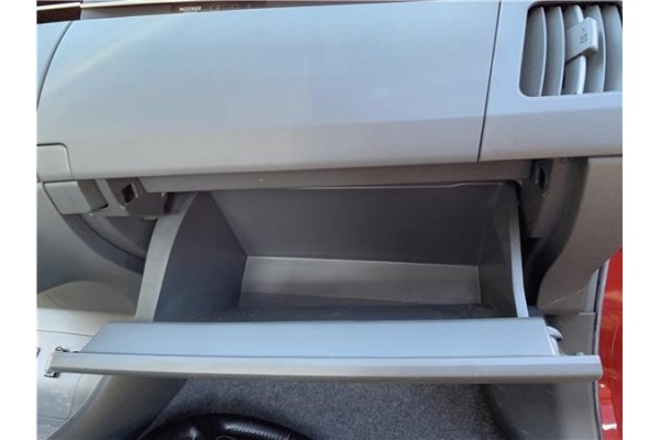 Recambio de guantera salpicadero para toyota prius (zvw30) 1.8 hybrid referencia OEM IAM 5555047080B0  