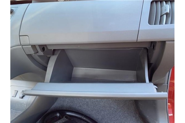 Recambio de guantera salpicadero para toyota prius (zvw30) 1.8 hybrid referencia OEM IAM 5555047080B0  