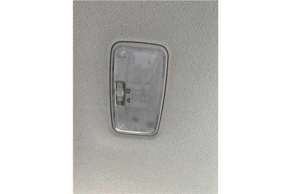 Recambio de luz trasero central techo para toyota prius (zvw30) 1.8 hybrid referencia OEM IAM 8124060060B0  