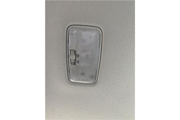 Recambio de luz trasero central techo para toyota prius (zvw30) 1.8 hybrid referencia OEM IAM 8124060060B0  