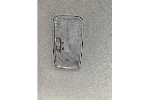 Recambio de luz trasero central techo para toyota prius (zvw30) 1.8 hybrid referencia OEM IAM 8124060060B0  