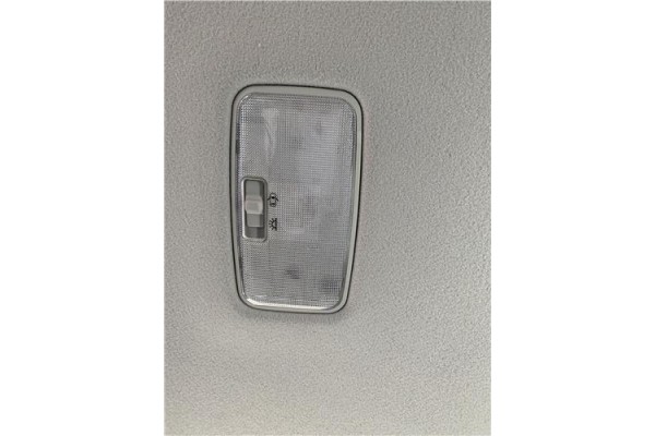 Recambio de luz trasero central techo para toyota prius (zvw30) 1.8 hybrid referencia OEM IAM 8124060060B0  