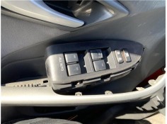 Recambio de mando elevalunas delantero izquierdo para toyota prius (zvw30) 1.8 hybrid referencia OEM IAM 8404033100 4,35E+102 