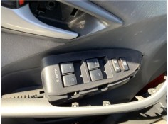 Recambio de mando elevalunas delantero izquierdo para toyota prius (zvw30) 1.8 hybrid referencia OEM IAM 8404033100 4,35E+102 