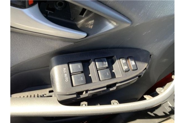 Recambio de mando elevalunas delantero izquierdo para toyota prius (zvw30) 1.8 hybrid referencia OEM IAM 8404033100 4,35E+102 