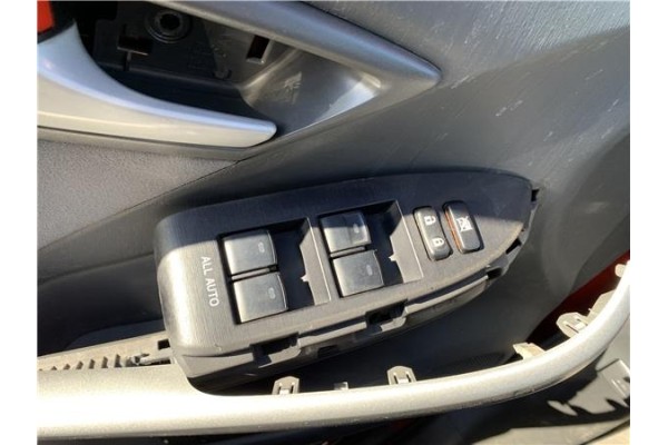 Recambio de mando elevalunas delantero izquierdo para toyota prius (zvw30) 1.8 hybrid referencia OEM IAM 8404033100 4,35E+102 