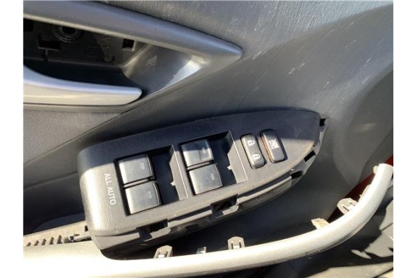 Recambio de mando elevalunas delantero izquierdo para toyota prius (zvw30) 1.8 hybrid referencia OEM IAM 8404033100 4,35E+102 