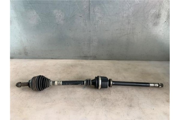 Recambio de palier delantero derecho para renault trafic ii furgón (fl) 2.5 dti referencia OEM IAM   