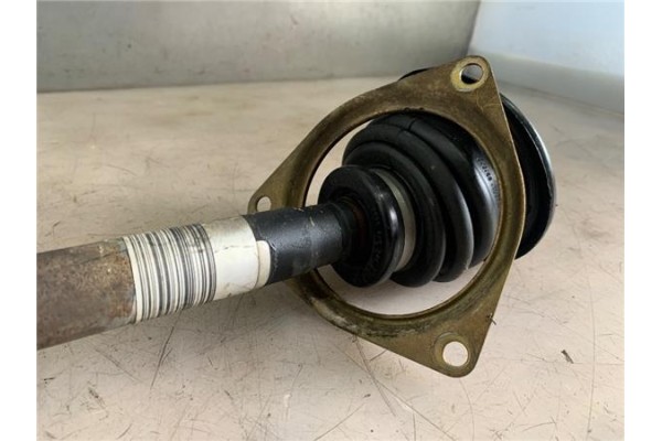 Recambio de palier delantero izquierdo para renault trafic ii furgón (fl) 2.5 dti referencia OEM IAM   
