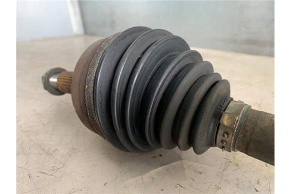 Recambio de palier delantero izquierdo para renault trafic ii furgón (fl) 2.5 dti referencia OEM IAM   