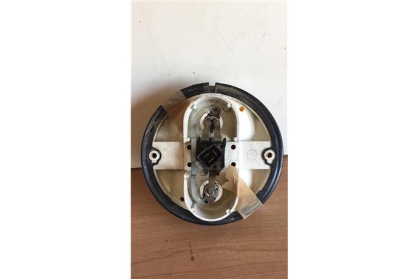 Recambio de piloto trasero derecho para seat 850 0.9 referencia OEM IAM 93440008  