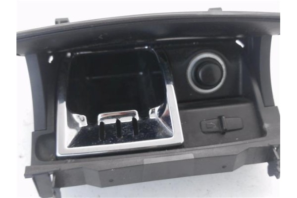 Recambio de cenicero para mercedes-benz clase c (bm 203) sportcoupe 1.8 c 200 compressor (203.742) referencia OEM IAM A203680525