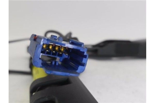 Recambio de anclaje cinturon delantero izquierdo para citroen c3 1.4 i referencia OEM IAM 9640676877 TRW33022955 