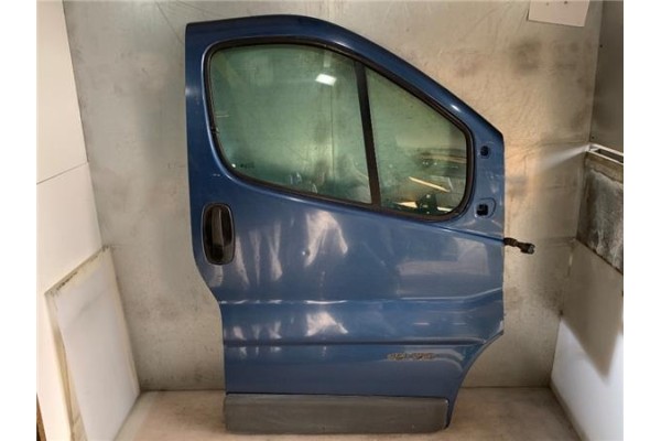 Recambio de puerta delantero derecha para renault trafic ii furgón (fl) 2.5 dti referencia OEM IAM   