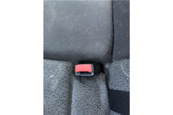 Recambio de anclaje cinturon trasero izquierdo para bmw serie 3 berlina (e90) 3.0 330d referencia OEM IAM 72117211595  