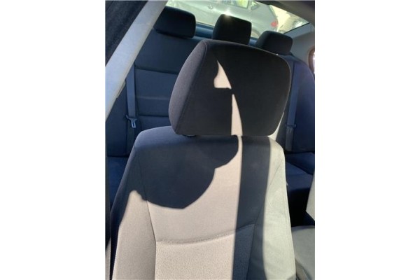 Recambio de asiento delantero derecho para bmw serie 3 berlina (e90) 3.0 330d referencia OEM IAM 52107118414  