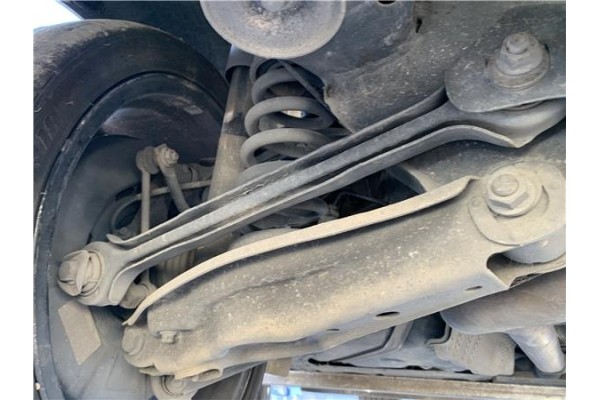 Recambio de brazo inferior trasero izquierdo para bmw serie 3 berlina (e90) 3.0 330d referencia OEM IAM 33322406290  