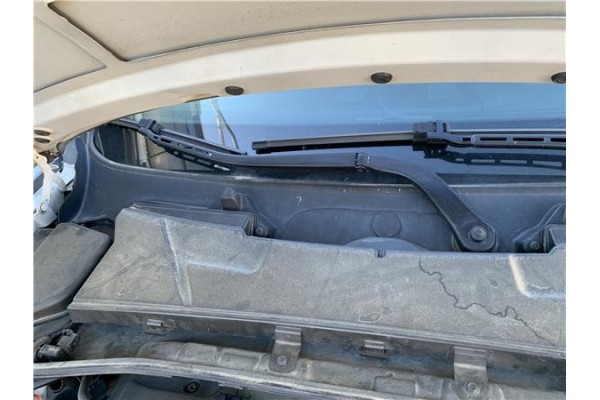 Recambio de brazo limpiaparabrisas delantero derecho para bmw serie 3 berlina (e90) 3.0 330d referencia OEM IAM 61619449916 6161