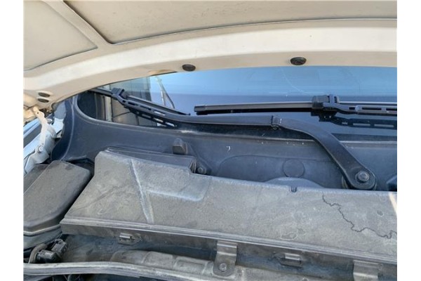 Recambio de brazo limpiaparabrisas delantero derecho para bmw serie 3 berlina (e90) 3.0 330d referencia OEM IAM 61619449916 6161