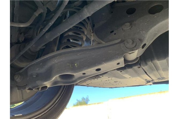 Recambio de brazo suspension trasero derecho para bmw serie 3 berlina (e90) 3.0 330d referencia OEM IAM 33326772899  