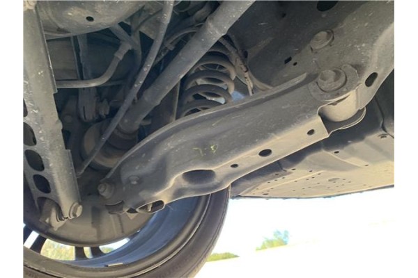 Recambio de brazo suspension trasero derecho para bmw serie 3 berlina (e90) 3.0 330d referencia OEM IAM 33326772899  