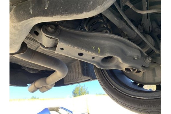 Recambio de brazo suspension trasero izquierdo para bmw serie 3 berlina (e90) 3.0 330d referencia OEM IAM 33326772899  