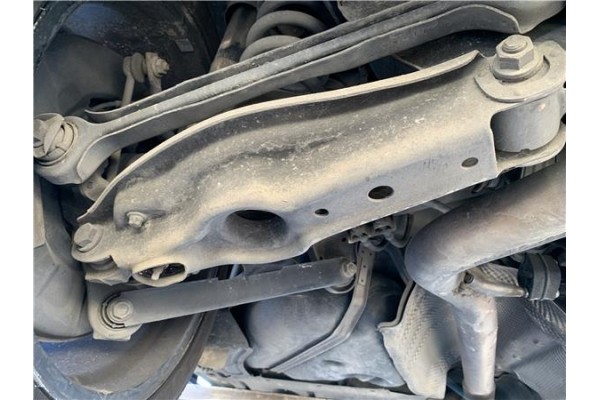 Recambio de brazo suspension trasero izquierdo para bmw serie 3 berlina (e90) 3.0 330d referencia OEM IAM 33326772899  