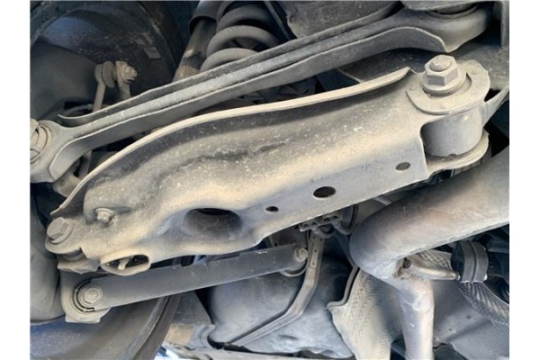 Recambio de brazo suspension trasero izquierdo para bmw serie 3 berlina (e90) 3.0 330d referencia OEM IAM 33326772899  