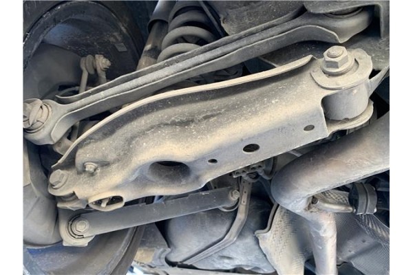 Recambio de brazo suspension trasero izquierdo para bmw serie 3 berlina (e90) 3.0 330d referencia OEM IAM 33326772899  