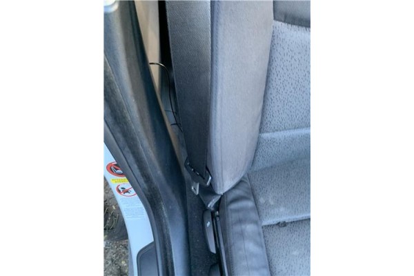 Recambio de cinturon seguridad delantero derecho para bmw serie 3 berlina (e90) 3.0 330d referencia OEM IAM 72119117220  