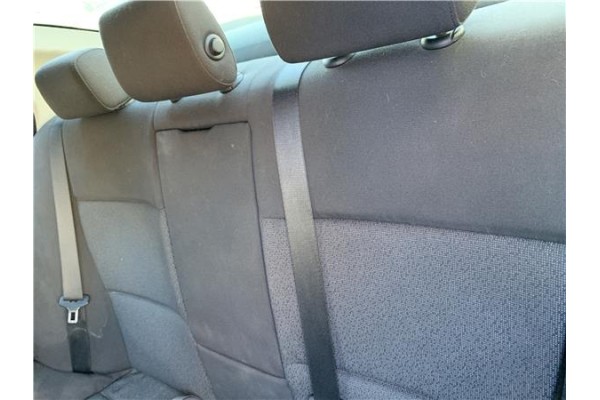 Recambio de cinturon seguridad trasero central para bmw serie 3 berlina (e90) 3.0 330d referencia OEM IAM 72119138234  