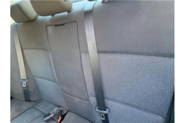 Recambio de cinturon seguridad trasero central para bmw serie 3 berlina (e90) 3.0 330d referencia OEM IAM 72119138234  