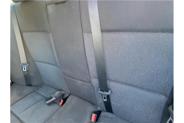 Recambio de cinturon seguridad trasero central para bmw serie 3 berlina (e90) 3.0 330d referencia OEM IAM 72119138234  