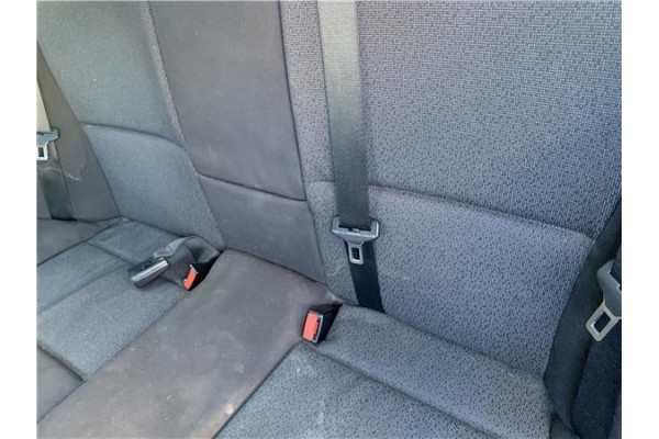 Recambio de cinturon seguridad trasero central para bmw serie 3 berlina (e90) 3.0 330d referencia OEM IAM 72119138234  